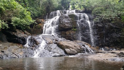 Fototapeta na wymiar Water fall Sri Lanka