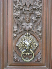 llamador ampliado en españa europa bronce