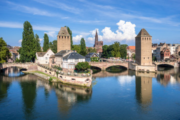 Fototapeta na wymiar Strasbourg scenery water towers