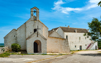 The church of Santa Maria di Barsento and the adjacent farm, which was once a convent, are located in the area between Noci and Putignano in the province of Bari