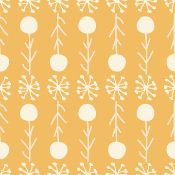 Cute Quirky Flowers Seamless Pattern In Yellow And Beige. Fun Design For Fashion, Textiles, Home Decor, Wallpaper, And Graphic Design Projects. Great For Summer, Fall Or Sunny Winter Occasions.