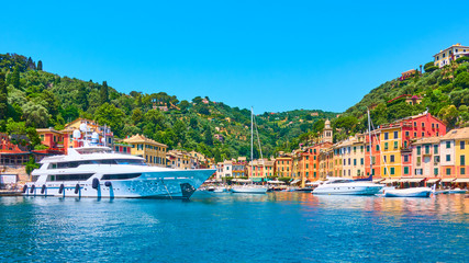 Fototapeta na wymiar Small port with yachts and boats in Portofino