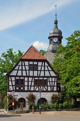 rathaus und kirche in rommersheim