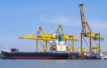 Container ship