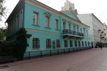 1831 Pushkin has been renting flat in Arbat house which belonged to noble family Hitrovo.I t is...