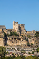  The medieval Chateau de Beynac rising on a limestone cliff above the Dordogne River. France, Dordogne department, Beynac-et-Cazenac