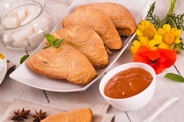 Florentines sweet puff pastries. 