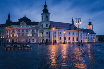 Fototapeta na wymiar Great Square in Sibiu in rain
