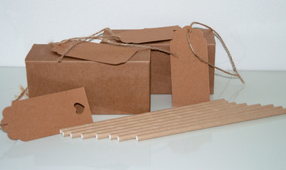 Trinkhalme aus Kraftpapier / Packpapier