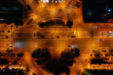 Barcelone, Catalogne, Espagne, Avenue Diagonal de nuit par drone