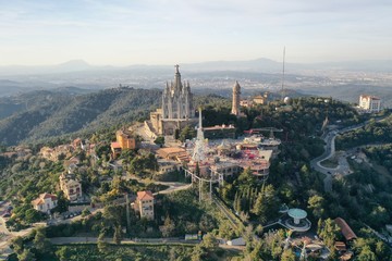 Tibidabo, Barcelona, Espagne, Parc d'attraction, Eglise, Christ vue par Drone
