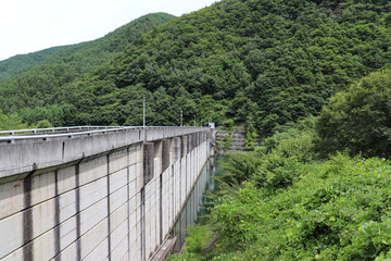 Obraz premium 横川ダム（長野県辰野町）,yokokawa dam,tatsuno town,nagano pref,japan