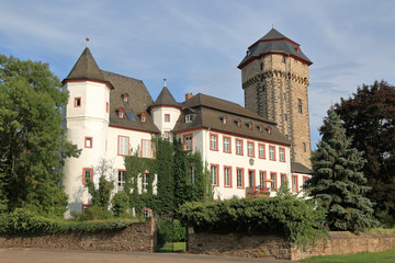 Fototapeta na wymiar Martinsschloss, Martinsburg in Lahnstein am Rhein, Deutschland