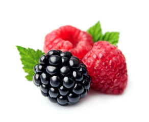  Ripe raspberry and blackberries.