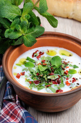 Yoghurt soup with mint