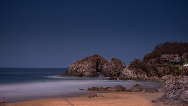 Noche en la playa de Zipolite, M&eacute;xico