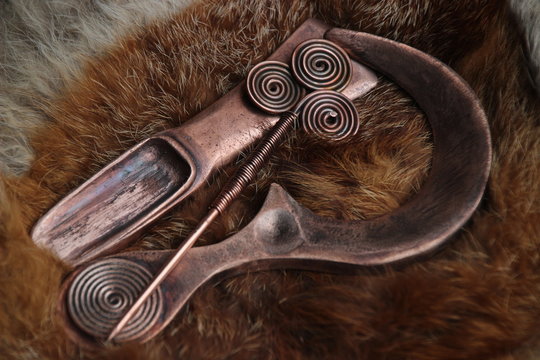 Werkzeuge und Waffen der Bronzezeit Stock-Foto | Adobe Stock