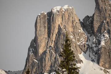 Berg Wanderung zu den Gipfeln der Geisler Spitzen in der Südtiroler Bergwelt im Villnößtal 3