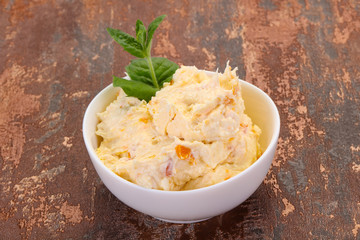 Curd with dry apricot