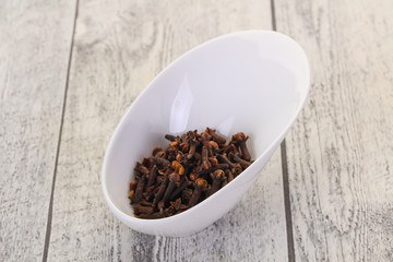 Dry clove seeds