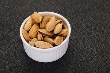 Unpeeled Almonds nuts
