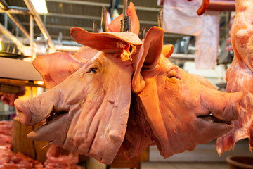 Carne de cerdo en mercado de México.