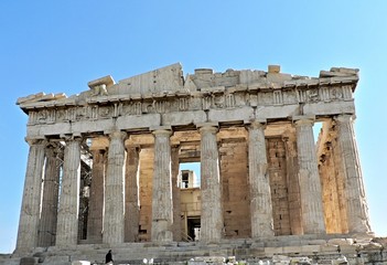 Fototapeta premium The Parthenon Temple with blue sky in the Acropolis of Athens, Greece. 