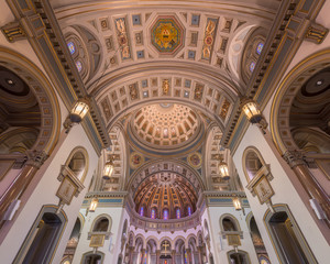 Fototapeta premium Interior of the historic Cathedral of the Sacred Heart in Richmond, Virginia
