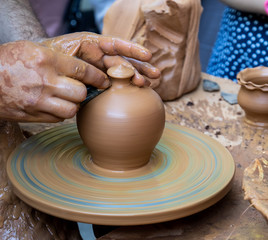 Master potter creating a clay jar or jar. Jimenez de Jamuz
