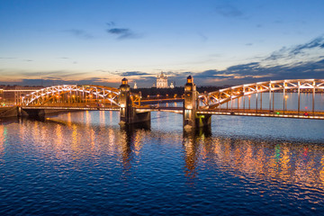 Fototapeta na wymiar St. Petersburg, Bolsheokhtinsky bridge. The main attraction Petersburg.
