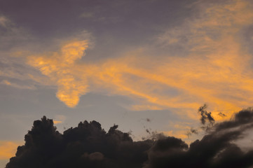 火の鳥の雲