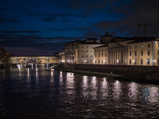Naklejka premium Night time view of Florence, Ponte Vecchio, Palazzo Vecchio and Florence Duomo, Italy. Florence architecture and landmark, Florence skyline