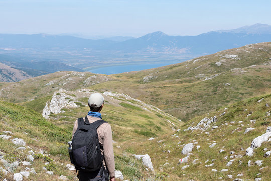 Randonneur dans le parc national de Galicica, Ohrid