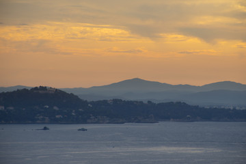 coucher dans les collines