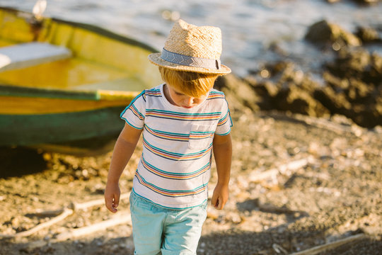 ni&ntilde;o veraneando