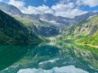 Naklejka na ściany i meble clear lake in the mountain with reflection