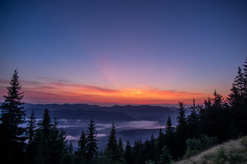 Obraz premium The sky at dawn in the mountains