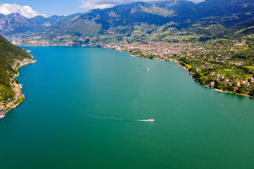 Lago D'Iseo (IT) - Marone - vista aerea da Sulzano
