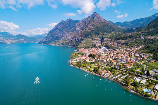 Lago D'Iseo (IT) - Marone - vista aerea da Sulzano 