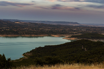 Paisaje desde un mirador al atardecer