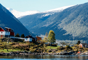 Fototapeta na wymiar Lake and mountains in Norway