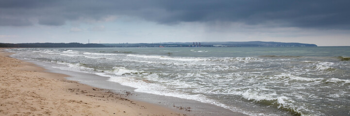 Dunkle Wolken an der Küste, Binz, Insel Rügen, Mecklenburg-Vorpommern, Deutschland, Europa