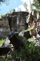 Fototapeta premium Rocks On the Trail 