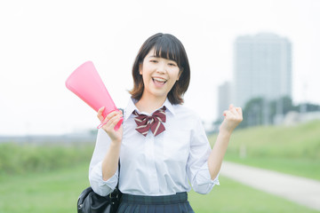 応援する女子高生