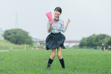 応援する女子高生