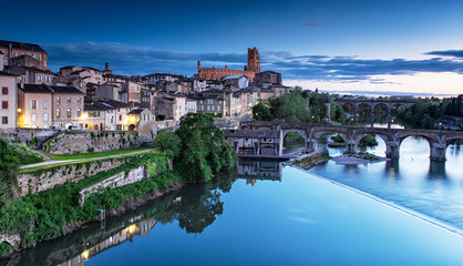 Obraz premium Cityscape of Albi at night in France
