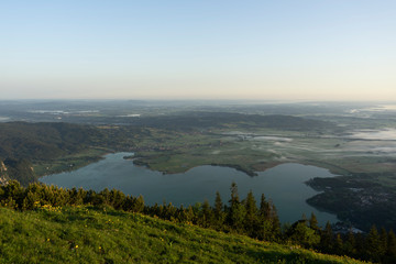 Blick auf den Kochelsee vom Jochberg