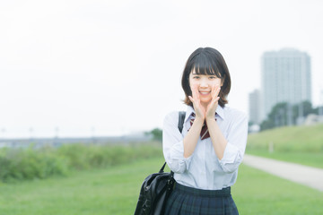 応援・告白する女子高生