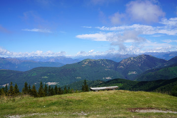 Fototapeta na wymiar Berge Fernsicht Gipfel