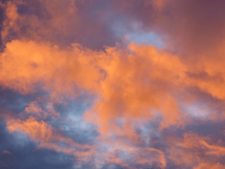 Fototapeta na wymiar Crimson Cloudy Skies